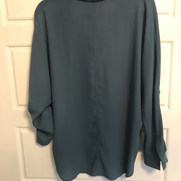 💜 2 / 25$ 💜 Beautiful top never worn - Picture 3 of 5